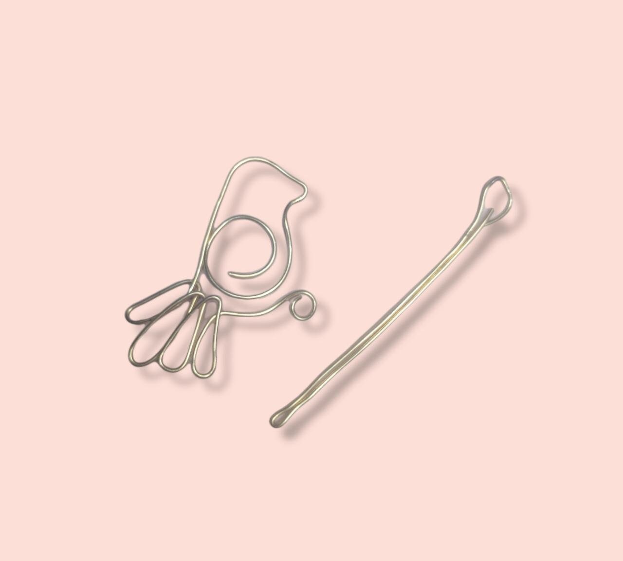 Engarzado: Broche para cabello en forma de ave $3.75 usd