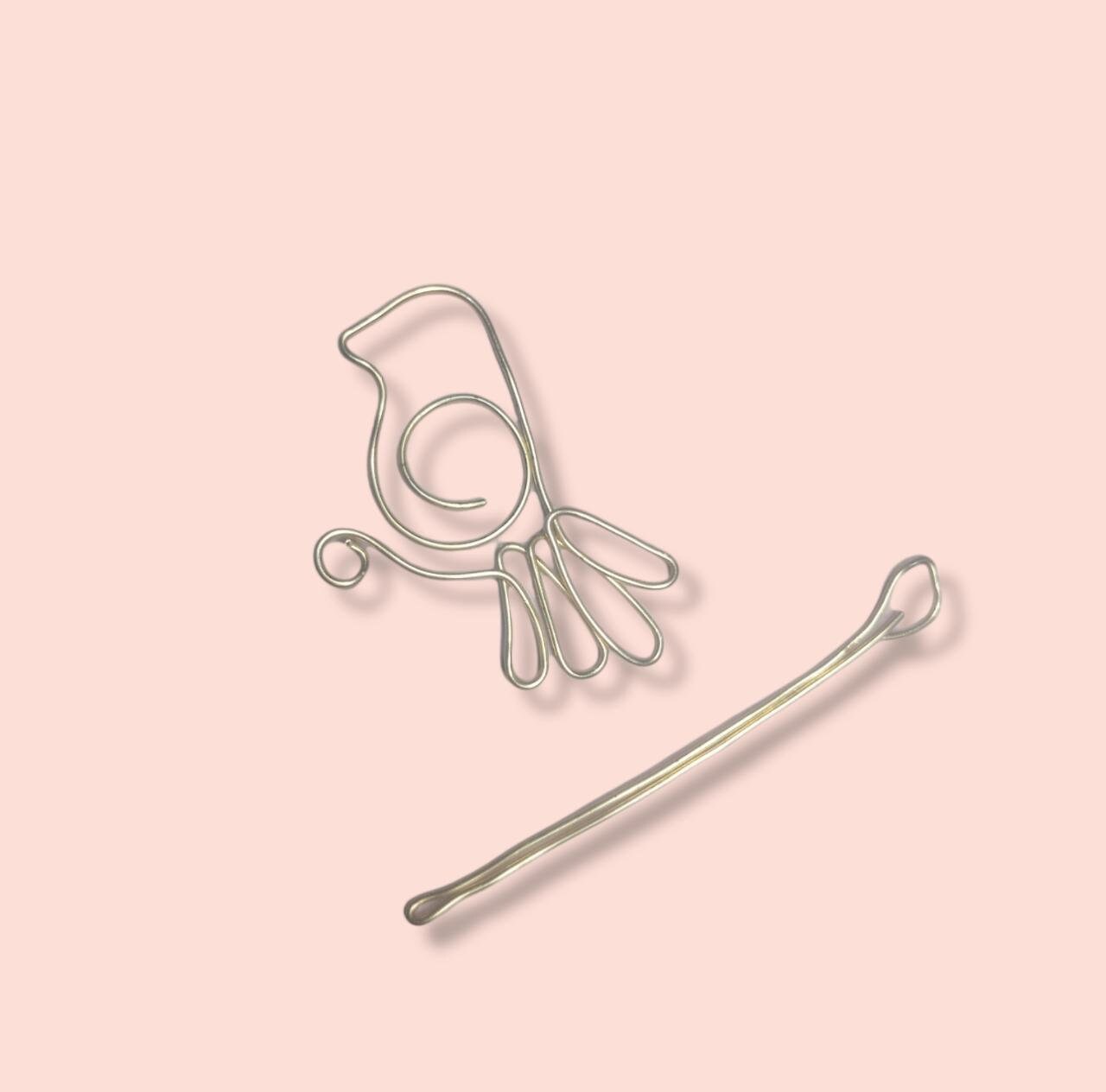 Engarzado: Broche para cabello en forma de ave $3.75 usd