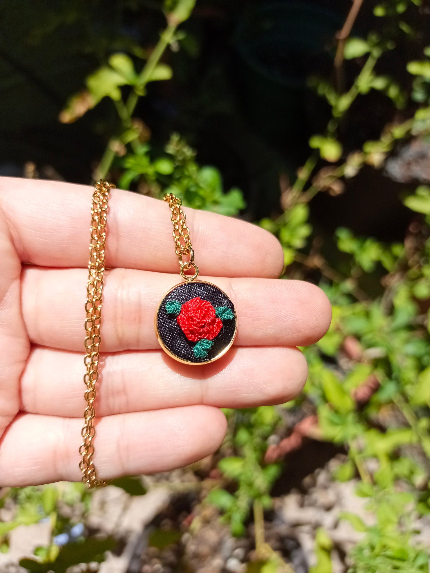 Flor bordada pequeña personalizada