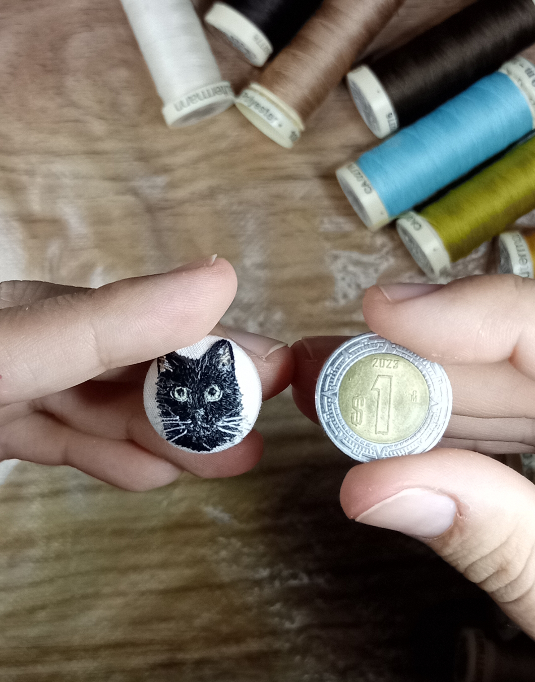 Paquete de 1 a 5 botones forrados (1 mascota por botón)  ($25 to $110usd)